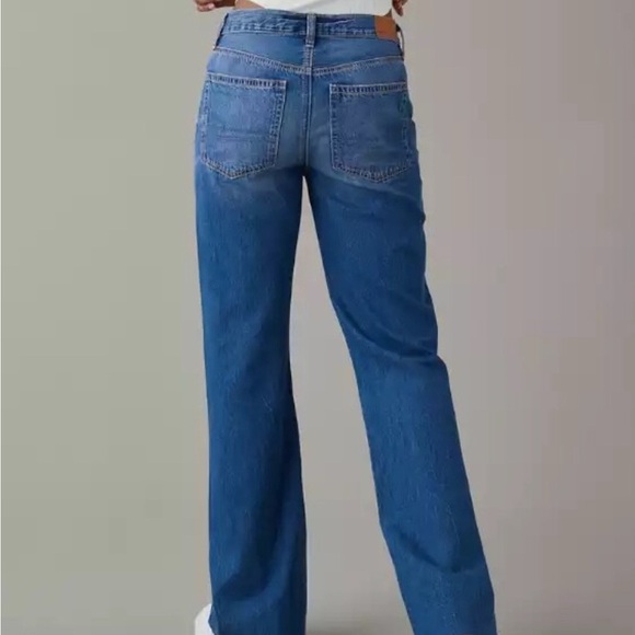 American Eagle Outfitters Low-Rise Baggy Flare Blue Jeans - Picture 5 of 6
